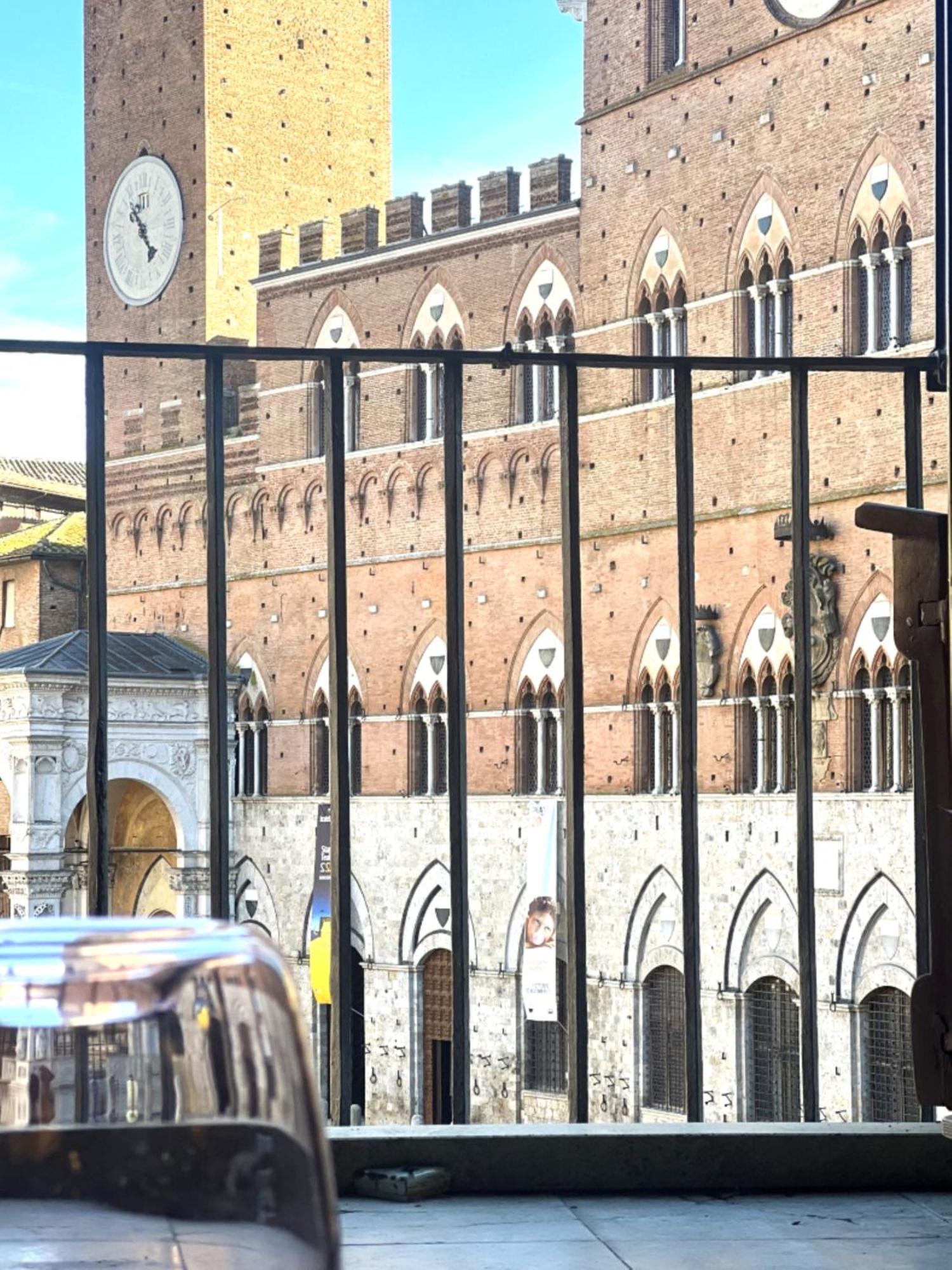 The Balcony Suite - Affaccio Su Piazza Del Campo Σιένα Εξωτερικό φωτογραφία